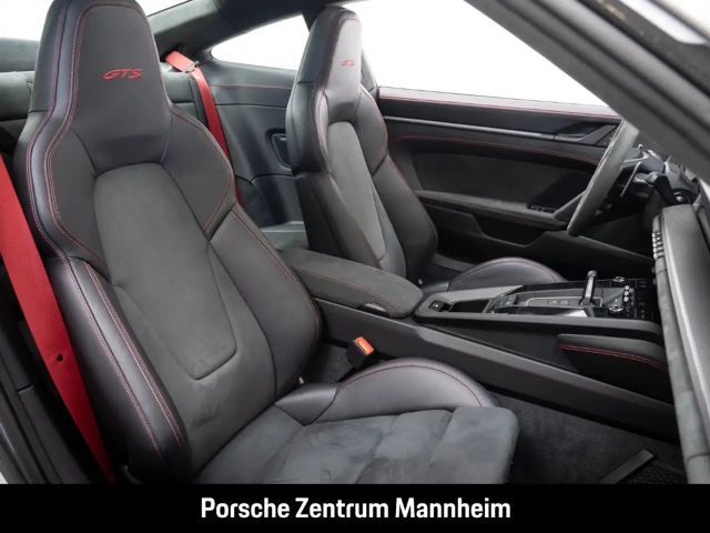 Porsche 992 Carrera Coupé GTS