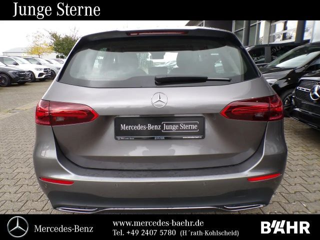 Mercedes-Benz B 200 Progressive Sedan