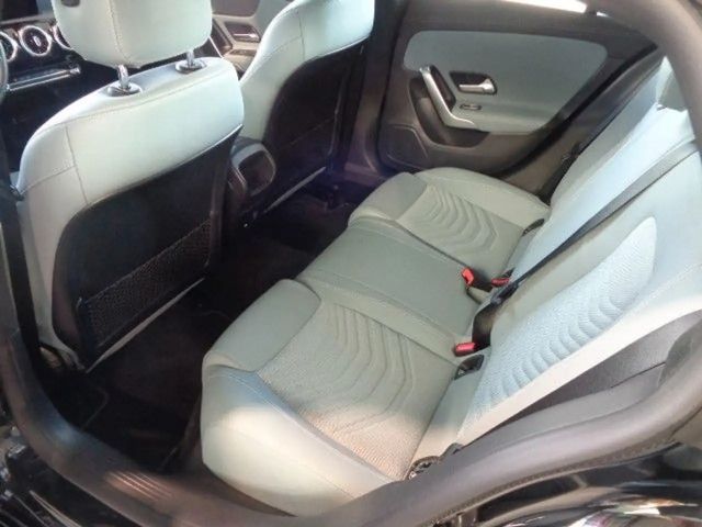 Mercedes-Benz CLA 180 LED,AHK,NAVI,KAMERA,NP:49.189,-EURO