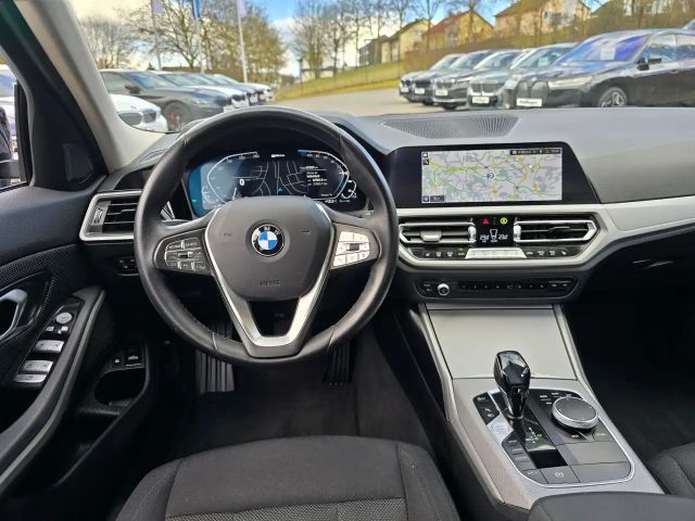 BMW 330 330e Touring