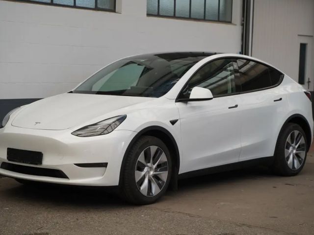 Tesla Model Y AWD Long Range