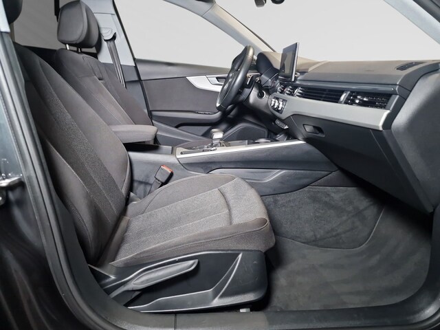 Audi A4 30 TDI Avant S-Tronic