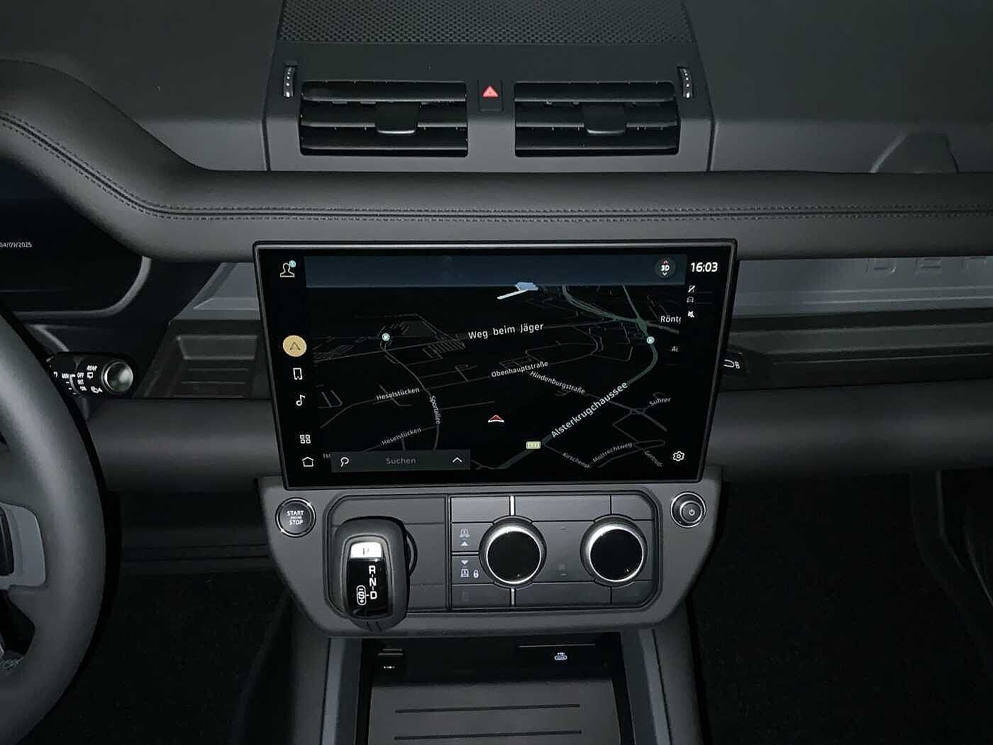 Land Rover Defender 110 Dynamic SE