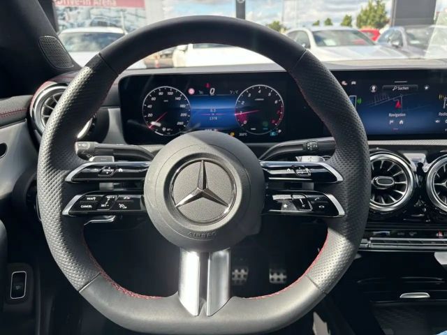 Mercedes-Benz CLA 200 AMG Line Coupé