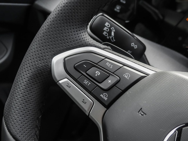 Volkswagen Golf 1.5 eTSI DSG Golf VIII R-Line