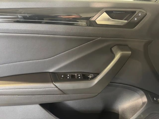 Volkswagen T-Roc 1.5 TSI DSG R-Line