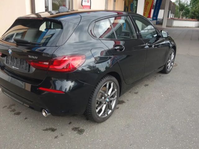 BMW 120 120i Sedan Sport Line
