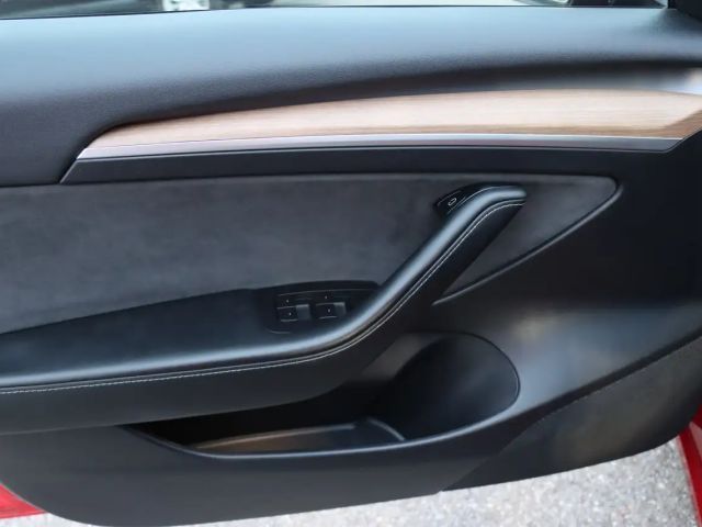 Tesla Model 3 AWD Long Range