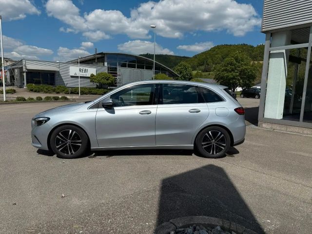 Mercedes-Benz B 180 Totwinkel / Winter-Paket / Kamera /  MBUX