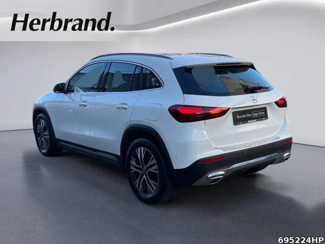 Mercedes-Benz GLA 180 Progressive