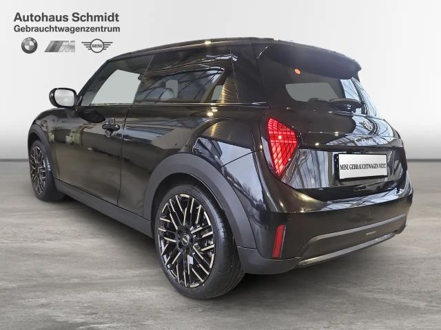 MINI Cooper *Favoured Trim*18"*Navi*HUD*H&K*360*Pano*ParkAssis