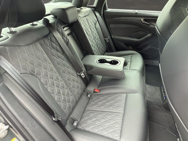 Audi A6 Quattro S-Tronic Sedan