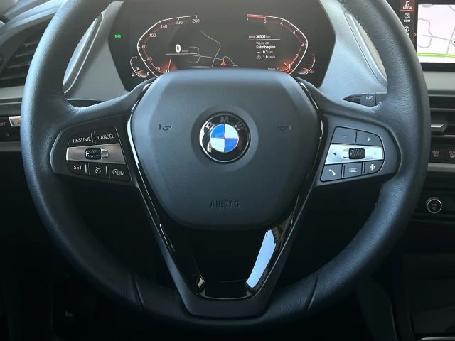 BMW 118 118i 5-deurs Advantage pakket Sedan