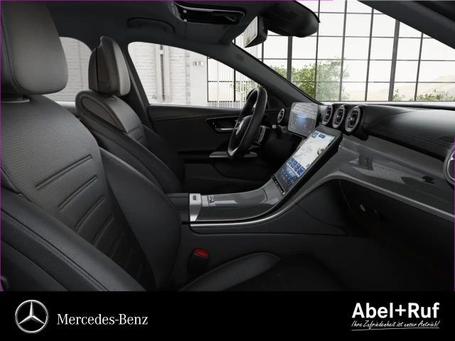 Mercedes-Benz C 200 AMG Line Sedan