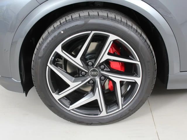 Audi Q6 e-tron Quattro