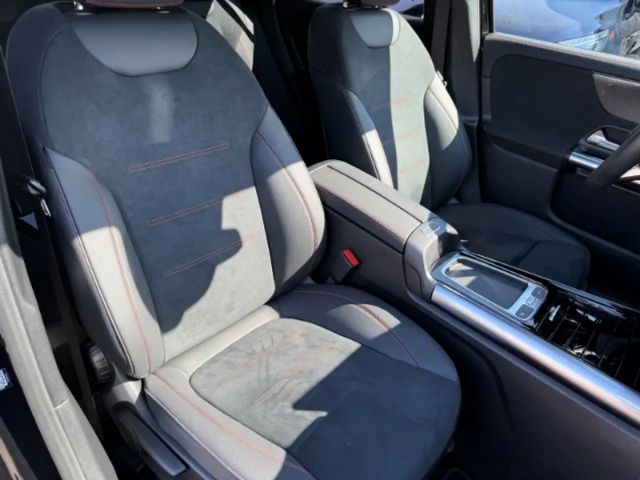 Mercedes-Benz GLA 180 AMG Line