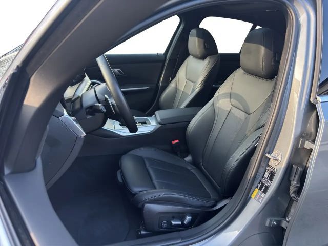 BMW 330 330e M-Sport Sedan xDrive