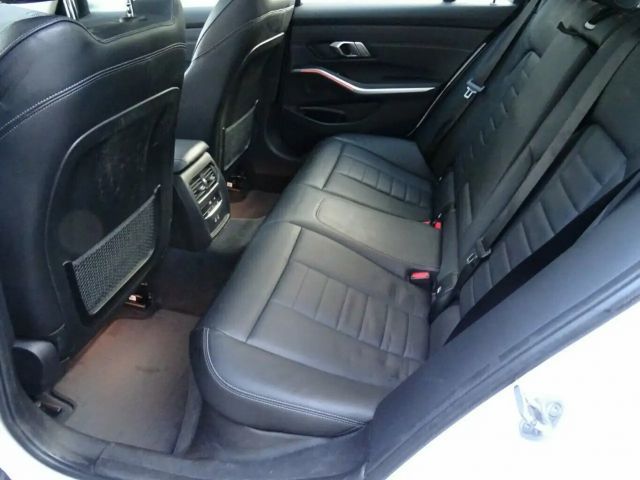 BMW 320 320d Sport Line Touring xDrive