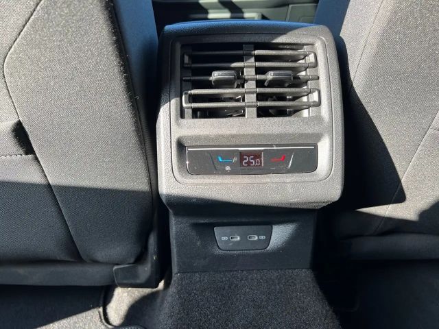 Volkswagen Golf DSG Style Variant