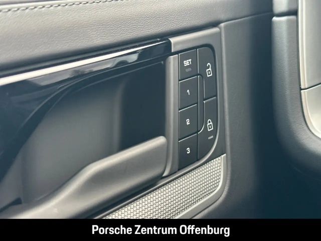 Porsche Cayenne Sportpaket HUD AD AHK-el. Navi Memory Bose 360
