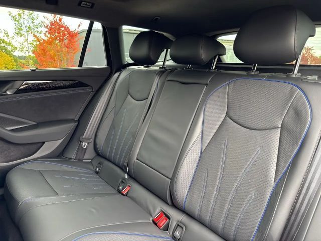 Volkswagen Passat R-Line eHybrid