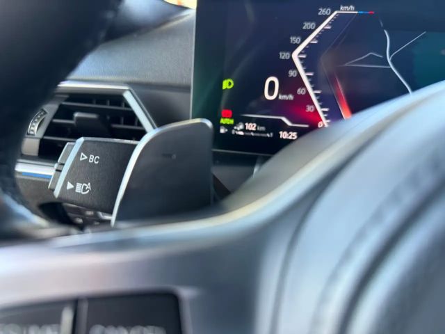 BMW 320 320e M-Sport Sedan