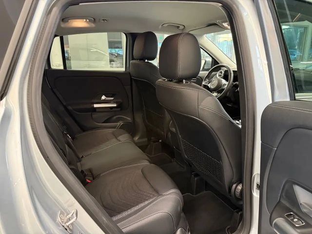 Mercedes-Benz GLA 200 4MATIC GLA 200 d