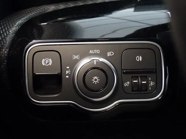 Mercedes-Benz A 200 A 200 Automatik +Navi+PDC+SHZ+Carplay+Android+Temp