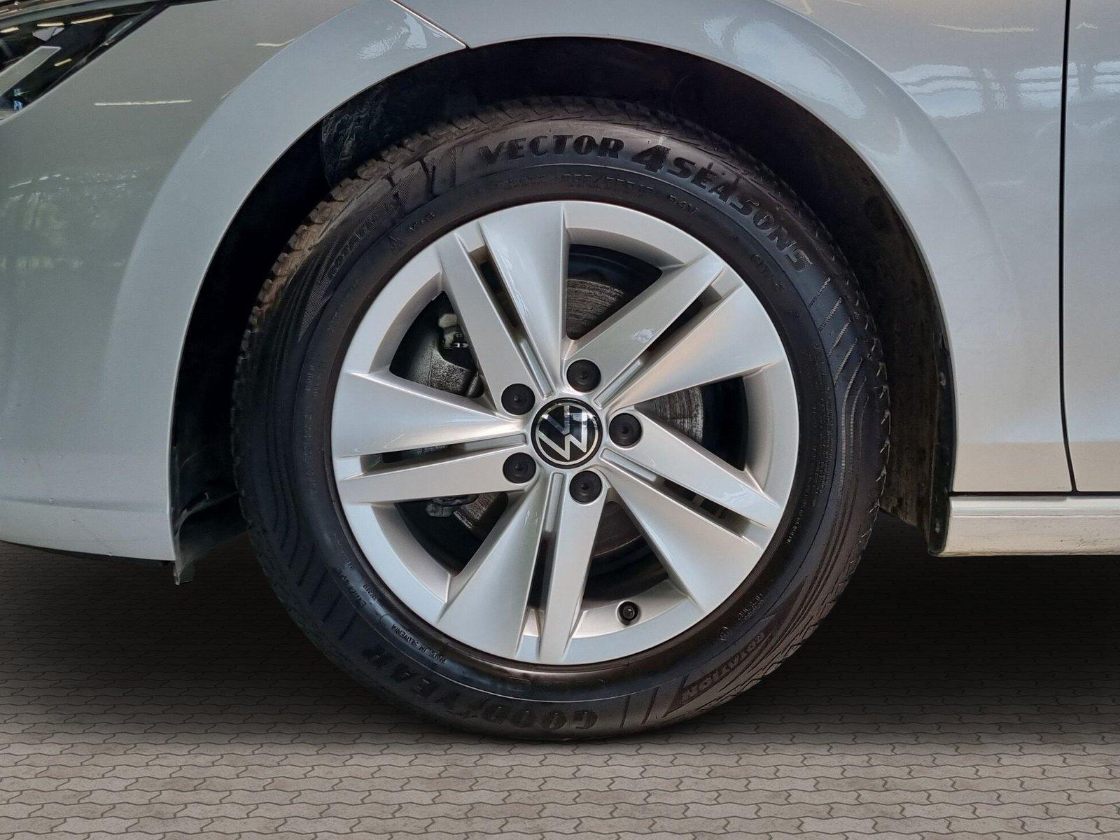 Volkswagen Golf 1.5 eTSI Golf VIII Life