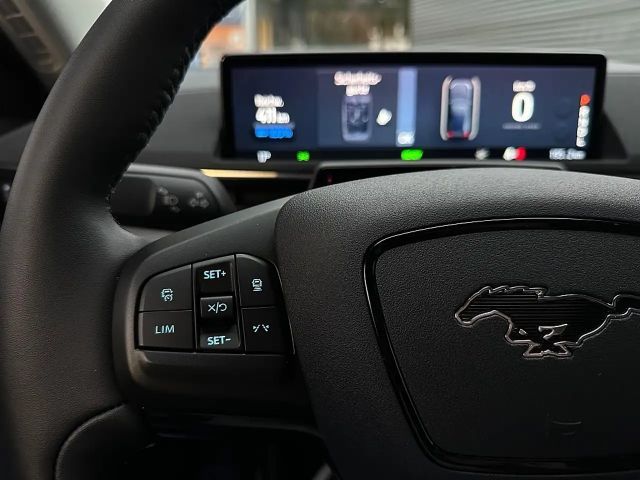 Ford Mustang Mach-E ST Line