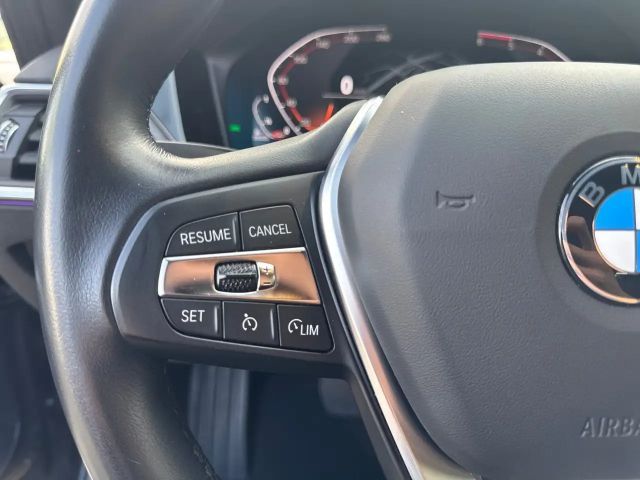 BMW 320 320d Sport Line xDrive