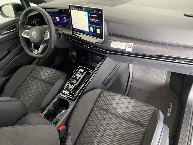 Volkswagen Golf 1.5 eTSI DSG R-Line