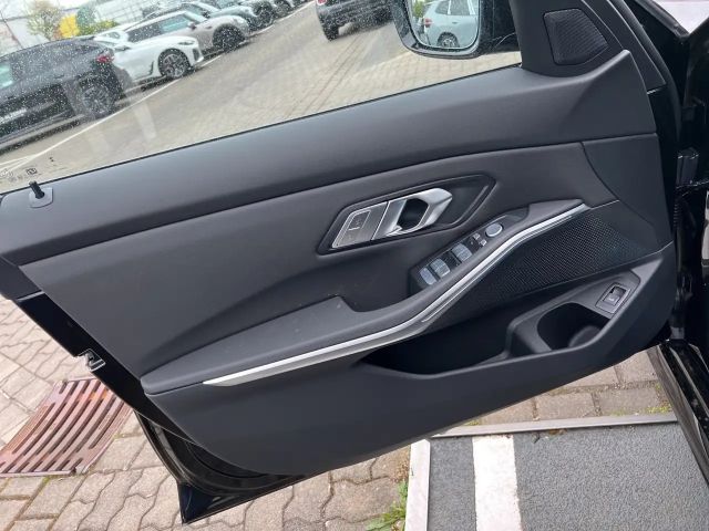 BMW 320 320d M-Sport Touring xDrive