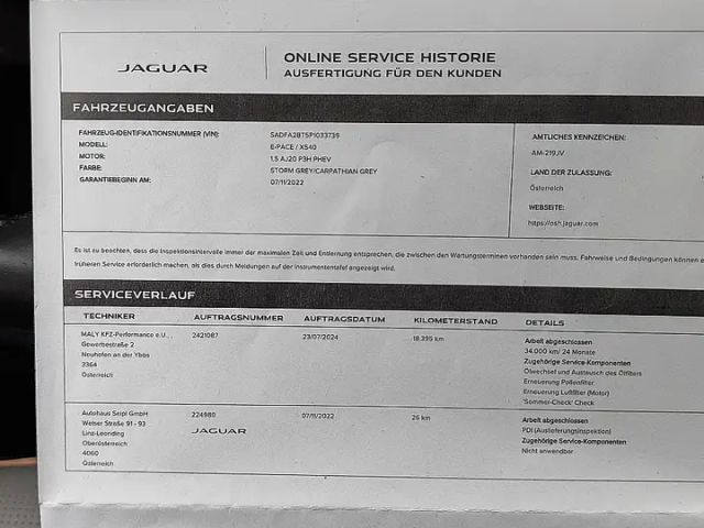 Jaguar E-Pace AWD P300e R-Dynamic SE