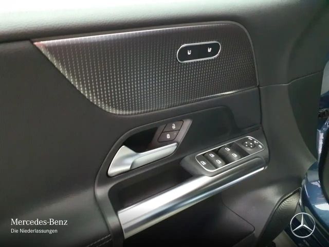 Mercedes-Benz B 200 Progressive Sedan