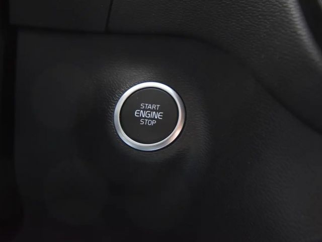 Volvo XC40 Core Recharge T4
