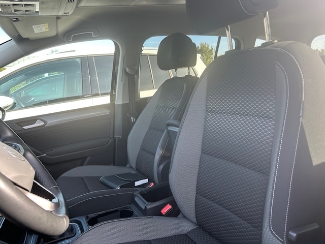 Volkswagen Touran TDI "Active", NP: 48.000 €