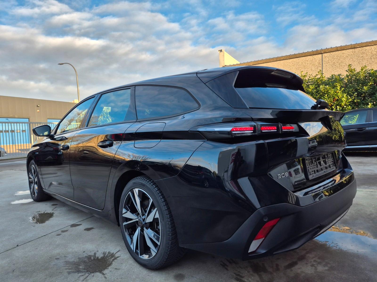 Peugeot 308 EAT8 Hybrid SW