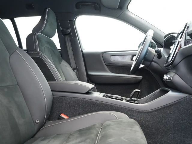 Volvo XC40 Core Recharge