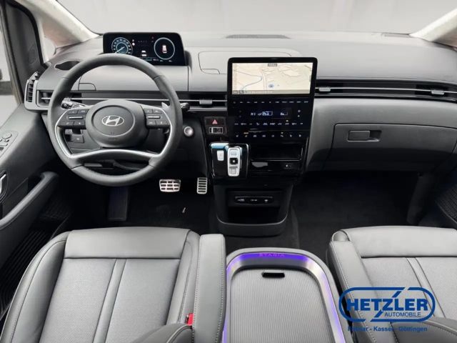 Hyundai Staria Signature