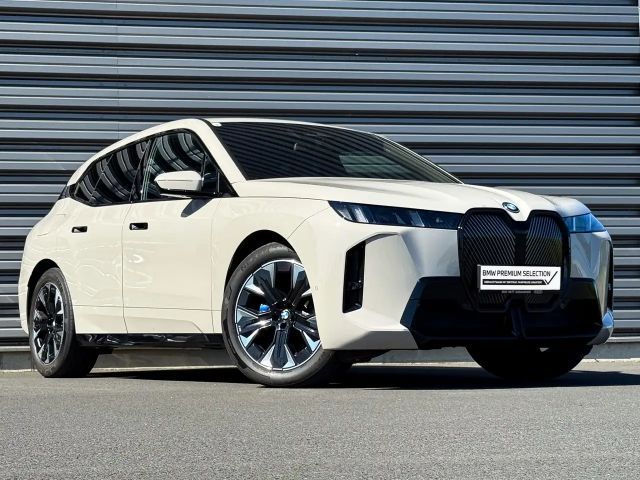 BMW iX xDrive45