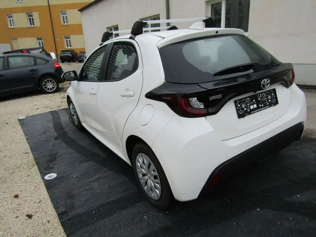 Toyota Yaris Active