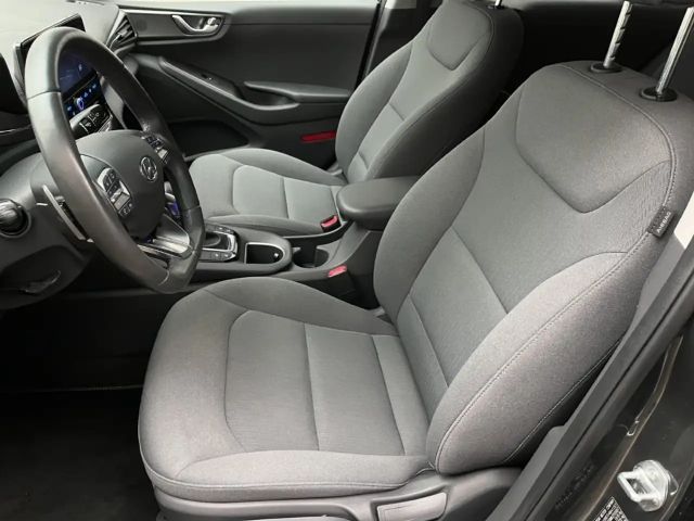 Hyundai Ioniq Hybrid Plug-in Style