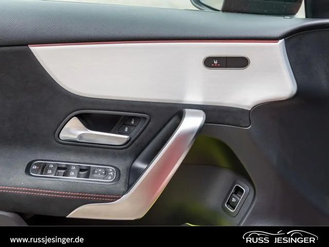 Mercedes-Benz A 250 4MATIC AMG Line