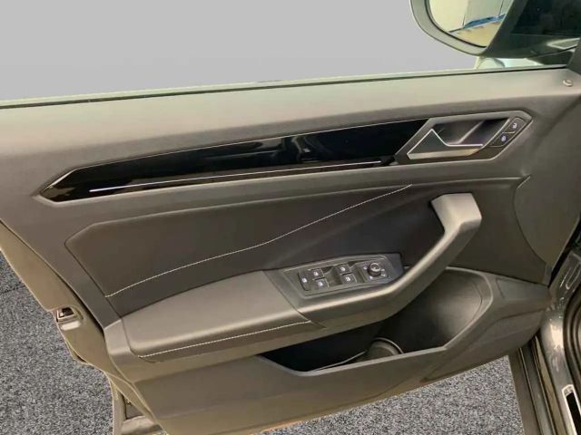 Volkswagen T-Roc 1.5 TSI DSG R-Line