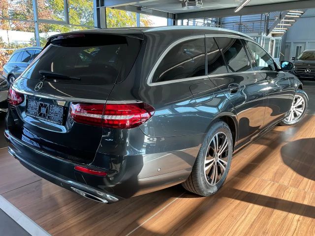Mercedes-Benz E 200 AVANTGARDE E 200 d Estate
