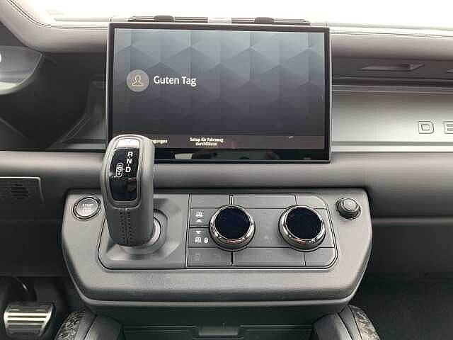 Land Rover Defender 110