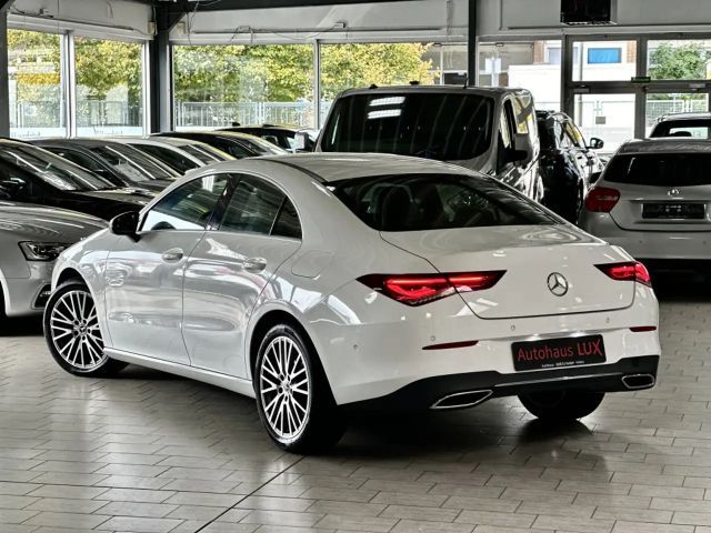 Mercedes-Benz CLA 200 Sedan