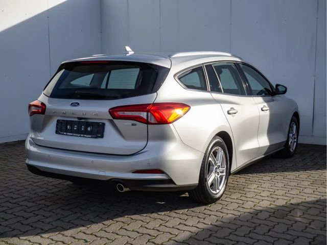 Ford Focus C & C 1.0L 125PS PDC KAMERA NAVI LED