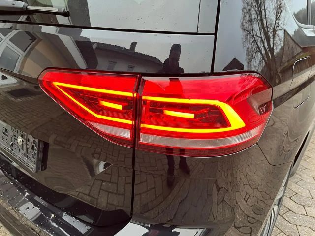Volkswagen Touran DSG R-Line